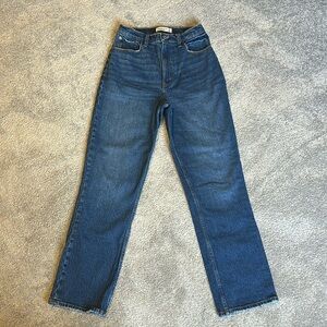 Abercrombie 90’s Straight Ultra High Rise Curve Love